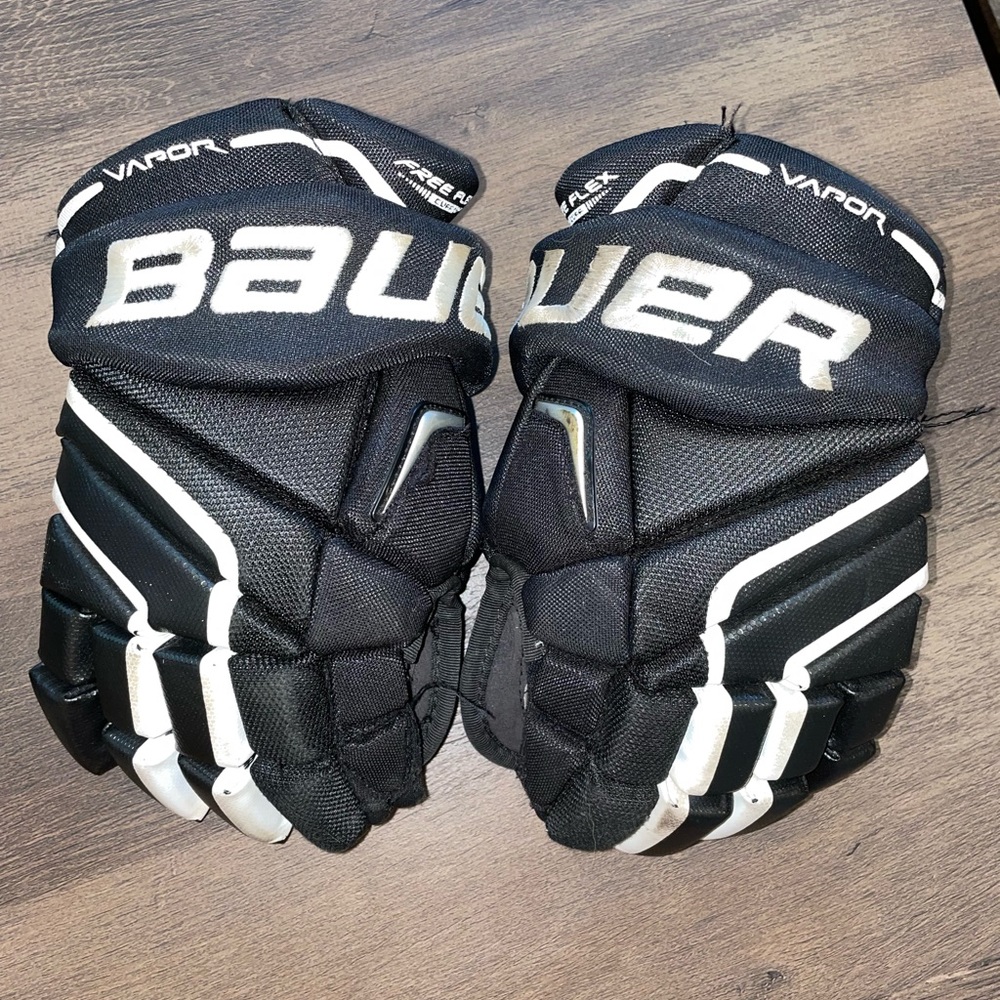 Bauer Youth 11” Hockey Gloves